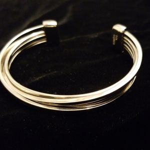 Bangle bracelet